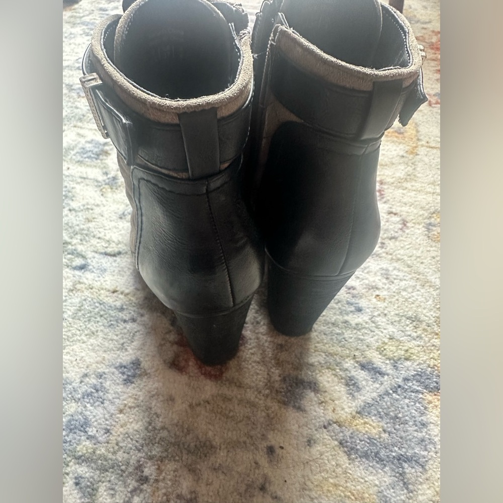 Call It Spring Quilted Lace-Up Heeled Combat Boots in Black & Taupe Faux 6.5 - Picture 8 of 8